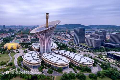 武汉未来科技城马蹄莲建筑 科技与自然共舞的城市地标